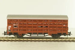 Вагон для перевозки животных "скотовоз", 2-х осный DB, коричневый, HO, 46035, Roco 1:87