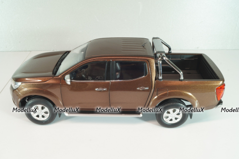 Nissan Navara (D23) 2017, brown met, Paudi 1:18