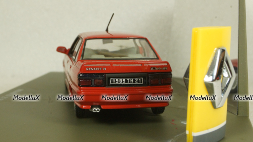 Renault 21 2L Turbo, Red, 7711223579, Universal Hobby 1:43