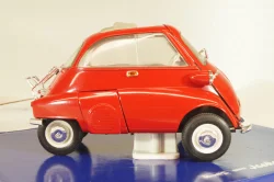 BMW Isetta 250 1955, red, 08912, Revell 1:18