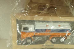 Volvo F12 fuel tanker 1977, white/orange, Camion D'epoca #74, 1:43 Уценка 2!