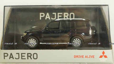 Mitsubishi Pajero 4, knight black, Vitesse 1:43