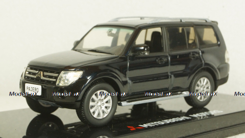 Mitsubishi Pajero 4, knight black, Vitesse 1:43