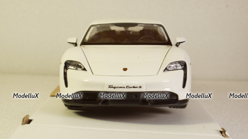 Porsche Taycan Turbo S, white, Burago 1:24