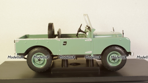 Land Rover series I 1957 light green (without canopy), MCG18180, MCG 1:18