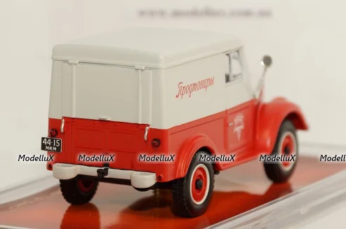 Land Rover series I 1957 light green (without canopy), MCG18180, MCG 1:18