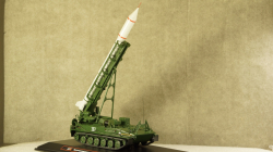 ПТ-76Б Тактический ракетный комплекс 2п16 "Луна" с ракетой 3Р10, TruckTyr 1:43