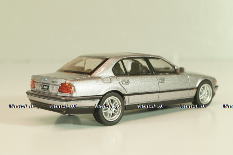 BMW 750iL (E38) 1994, silver metallic, 00792-CH, MiniGT 1:64