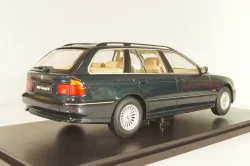 BMW 520i Serie (E39) Touring darkgreen-metallic, T9-1800391, Triple 9 1:18