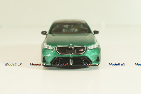 BMW M5 (G90) 2017 Isle of Man, green metallic, 01086-CH, MiniGT 1:64