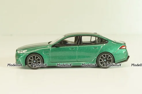 BMW M5 (G90) 2017 Isle of Man, green metallic, 01086-CH, MiniGT 1:64