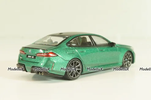 BMW M5 (G90) 2017 Isle of Man, green metallic, 01086-CH, MiniGT 1:64