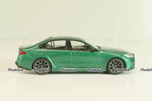 BMW M5 (G90) 2017 Isle of Man, green metallic, 01086-CH, MiniGT 1:64