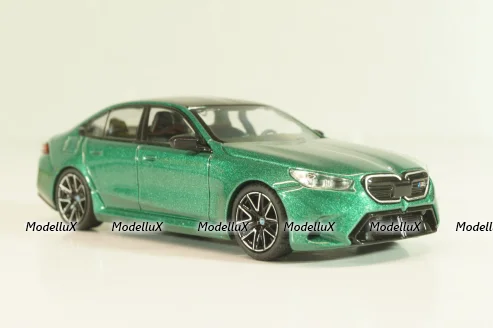 BMW M5 (G90) 2017 Isle of Man, green metallic, 01086-CH, MiniGT 1:64