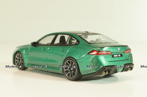 BMW M5 (G90) 2017 Isle of Man, green metallic, 01086-CH, MiniGT 1:64