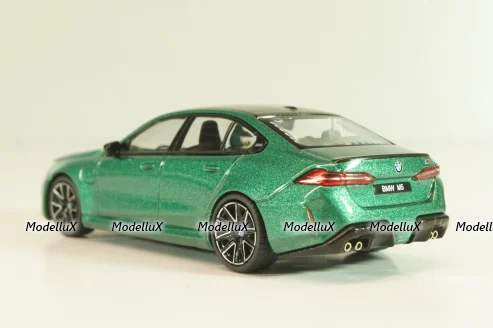 BMW M5 (G90) 2017 Isle of Man, green metallic, 01086-CH, MiniGT 1:64