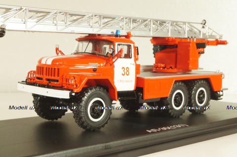 АЛ-30 автолестница на шасси Зил-131, SSM1638, SSM 1:43