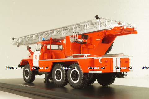 АЛ-30 автолестница на шасси Зил-131, SSM1638, SSM 1:43