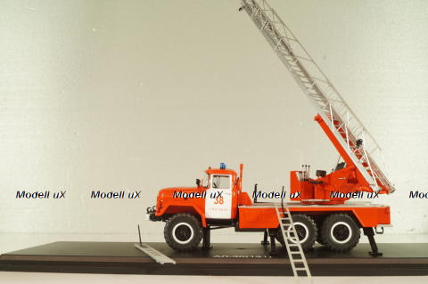 АЛ-30 автолестница на шасси Зил-131, SSM1638, SSM 1:43