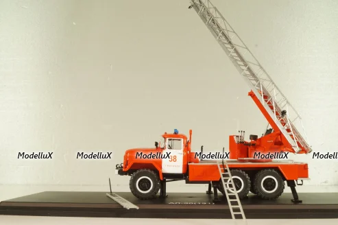 АЛ-30 автолестница на шасси Зил-131, SSM1638, SSM 1:43