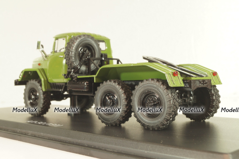 Зил-131НВ седельный тягач, зеленый, SSM1088, SSM 1:43 Уценка!
