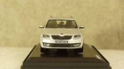 Skoda Forman 1990 red, CLC446, IXO 1:43