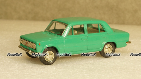 Skoda Forman 1990 red, CLC446, IXO 1:43