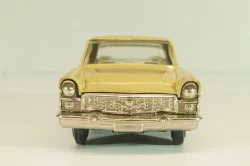 Газ-13 Чайка, бежевый, Тантал/Радон 1:43
