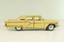 Газ-13 Чайка, бежевый, Тантал/Радон 1:43