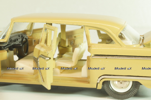 Газ-13 Чайка, бежевый, Тантал/Радон 1:43