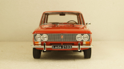 ВАЗ 2103 Жигули LADA 1972, T9-1800260, Triple9 1:18
