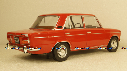 ВАЗ 2103 Жигули LADA 1972, T9-1800260, Triple9 1:18