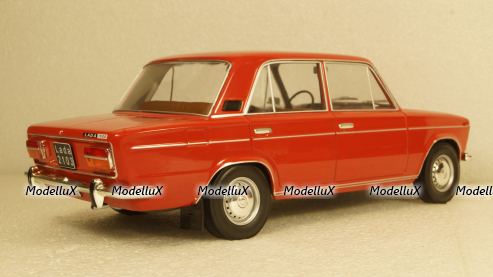 ВАЗ 2103 Жигули LADA 1972, T9-1800260, Triple9 1:18