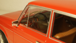 ВАЗ 2103 Жигули LADA 1972, T9-1800260, Triple9 1:18