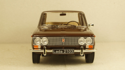 ВАЗ 2103 Жигули LADA 1972, T9-1800262, Triple9 1:18