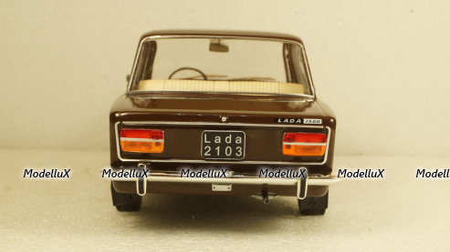 ВАЗ 2103 Жигули LADA 1972, T9-1800262, Triple9 1:18