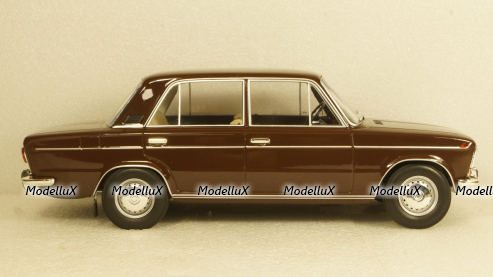 ВАЗ 2103 Жигули LADA 1972, T9-1800262, Triple9 1:18