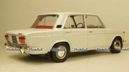 ВАЗ 2103 Жигули LADA 1972, T9-1800263, Triple9 1:18