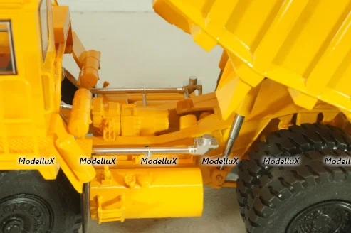 БелАЗ-7547 карьерный самосвал, оранжевый, 102774, ДМ Белаз 1:43
