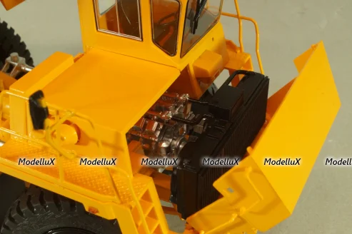 БелАЗ-7547 карьерный самосвал, оранжевый, 102774, ДМ Белаз 1:43