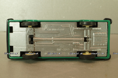 Раф-2203 Латвия А18, зеленый,Тантал/Радон 1:43