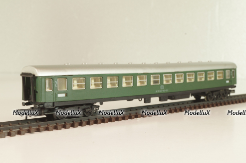 Вагон пассажирский 2-й класс, (number 61 80 20-80-017), 4-х осный, DB, Epoche IV (1970–1985) с освещением, зеленый, 3220, Arnold 1:160 (N)