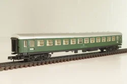 Вагон пассажирский 2-й класс, (number 61 80 20-80-017), 4-х осный, DB, Epoche IV (1970–1985) с освещением, зеленый, 3220, Arnold 1:160 (N)