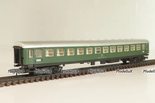 Вагон пассажирский 2-й класс, (number 61 80 20-80-017), 4-х осный, DB, Epoche IV (1970–1985) с освещением, зеленый, 3220, Arnold 1:160 (N)