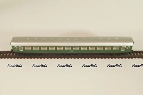 Вагон пассажирский 2-й класс, (number 61 80 20-80-017), 4-х осный, DB, Epoche IV (1970–1985) с освещением, зеленый, 3220, Arnold 1:160 (N)