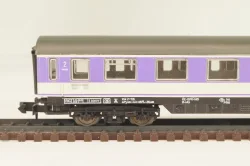 Вагон пассажирский 2-й клас, (number 51 80 52-60 113-6), 4-х осный, DB, Epoche IV (1970–1985) с освещением, фиолетовый, 3216, Arnold 1:160 (N)