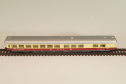 Вагон ресторан, (number 51 80 19-50 171-2), 4-х осный, DRG, Epoche IV (1970–1985) с освещением, белый/красный, 0384, Arnold 1:160 (N)