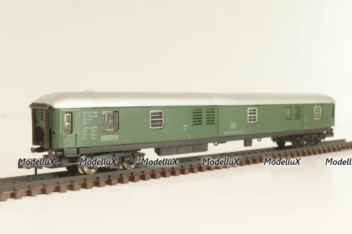 Вагон багажный, (number 60 80 92-40-211), 4-х осный, DB, Epoche IV (1970–1985) с освещением, зеленый, 0324, Arnold 1:160 (N) 