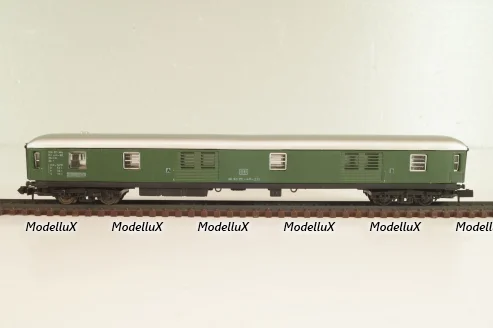 Вагон багажный, (number 60 80 92-40-211), 4-х осный, DB, Epoche IV (1970–1985) с освещением, зеленый, 0324, Arnold 1:160 (N) 