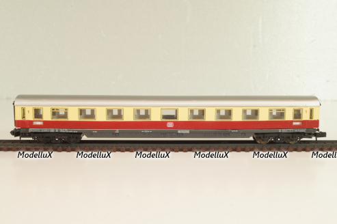 Вагон пассажирский 1-й клас, (number 104 21), 4-х осный, DB, Epoche IV (1970–1985) с освещением, бежевый/красный, 3810, Arnold 1:160 (N)